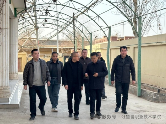 beat365在线体育官网登录入口部署新一年驻村工作并 开展慰问活动